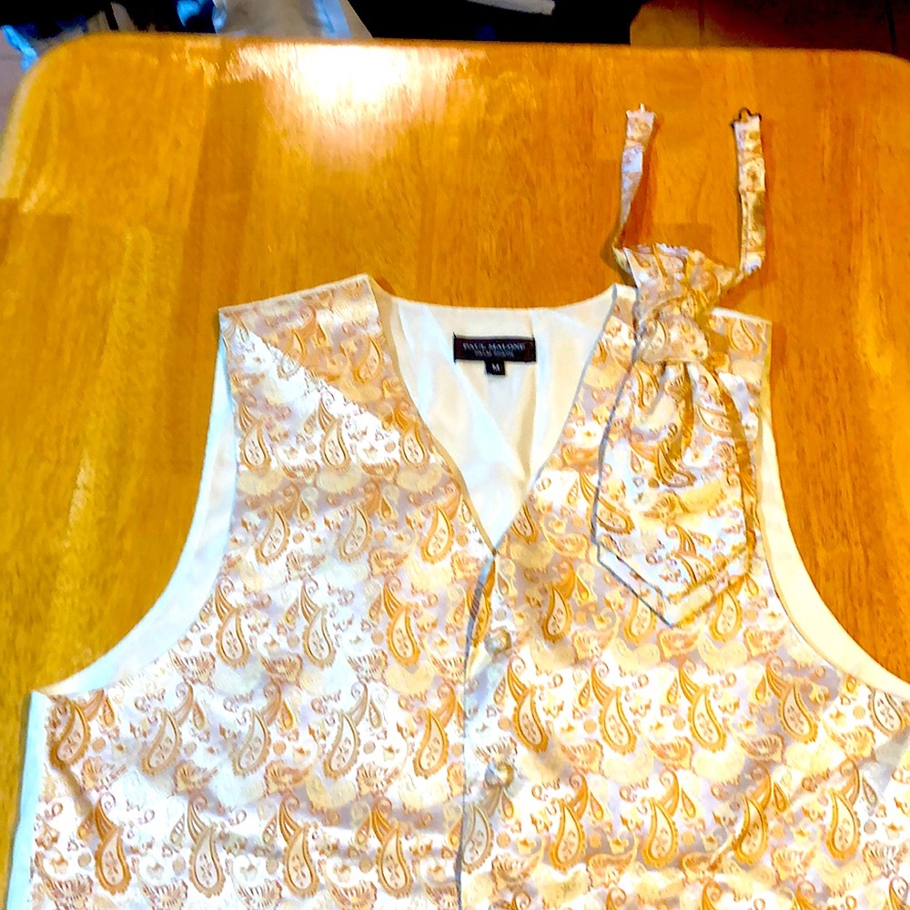 Paul Malone matching vest with tie. Size medium.